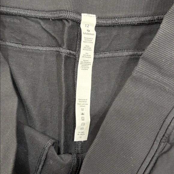 Lululemon Every Moment Short 3.5” - Picture 6 of 8